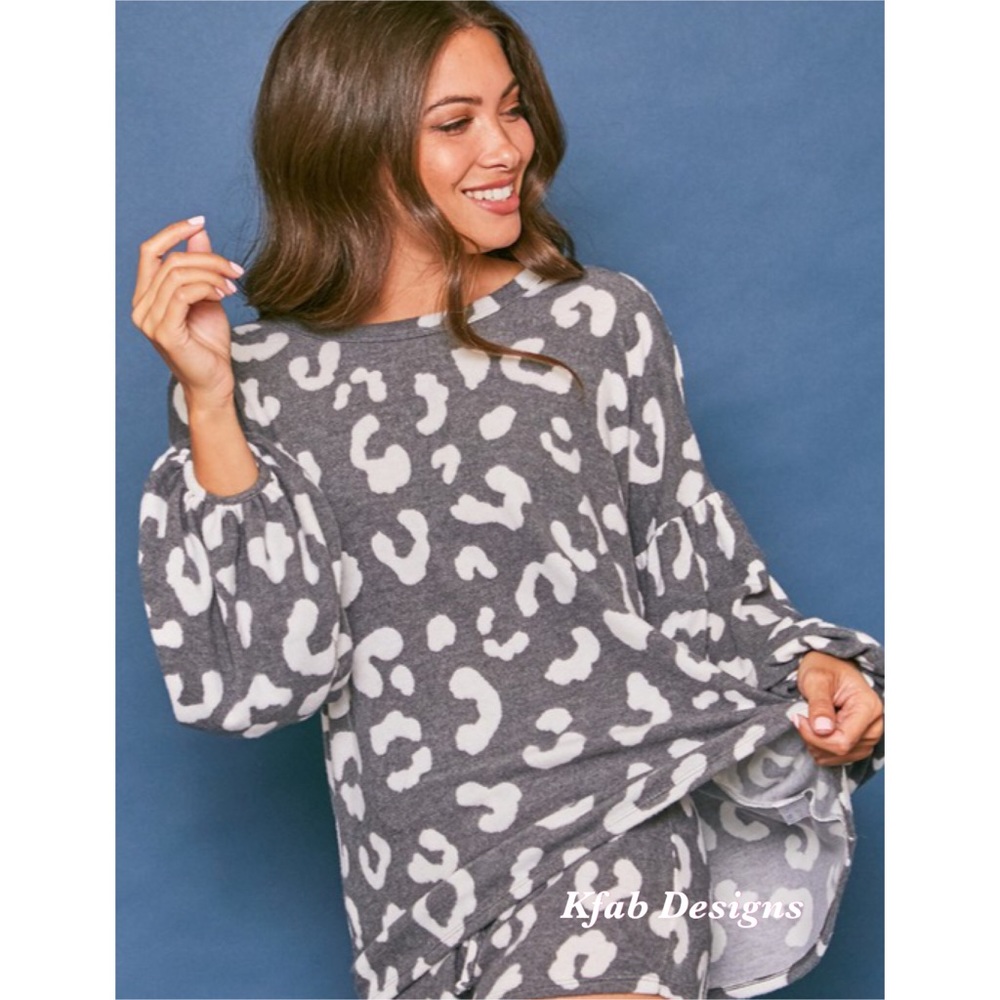 ❤️LAST 1! Softest Animal Print Knit Loose Fit Top! - Picture 10 of 12